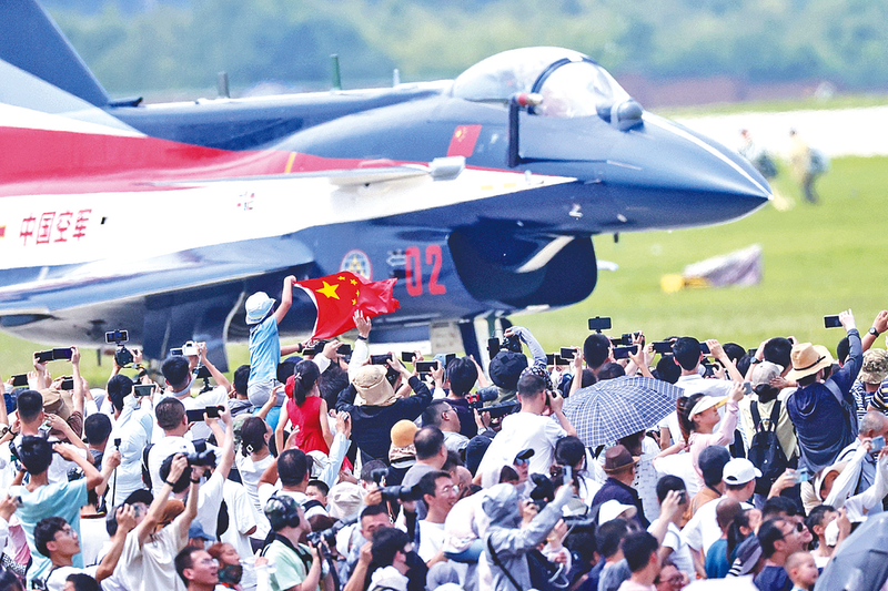 操b影视长春航空展迎来首个公众日